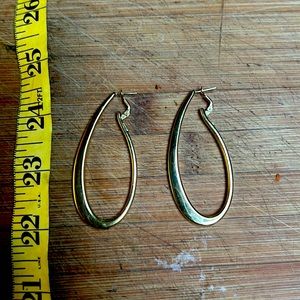 18k Large Oval Hoop Earring
